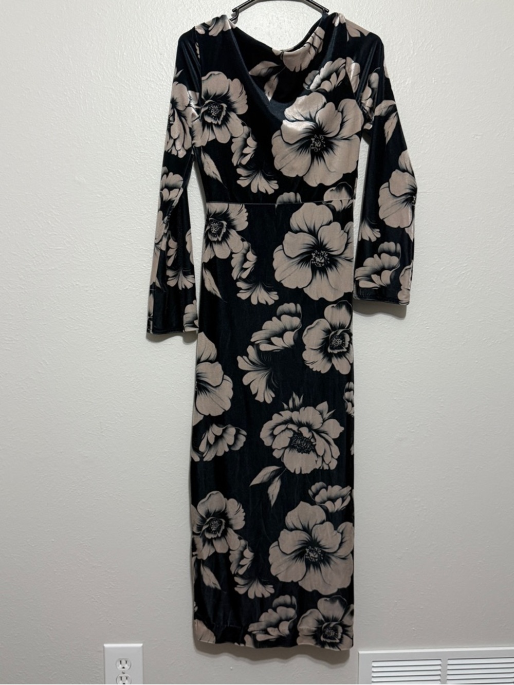 BHLDN Long Sleeve Black Velvet Dress Size SP Luxury Wedding Guest - Picture 6 of 13